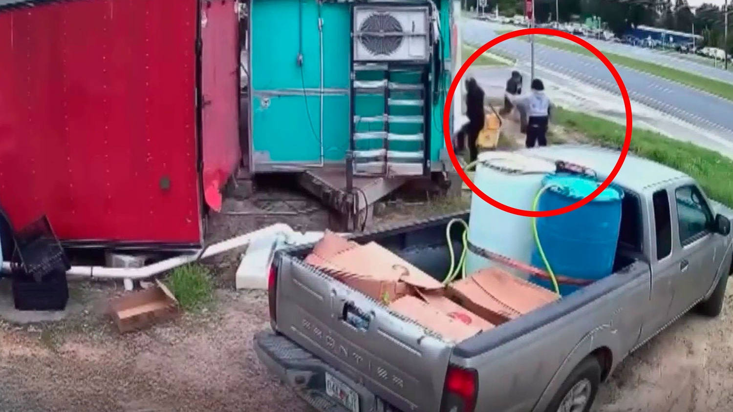 Vea el video de trabajadores latinos huyendo despavoridos de ICE en un local de comida
