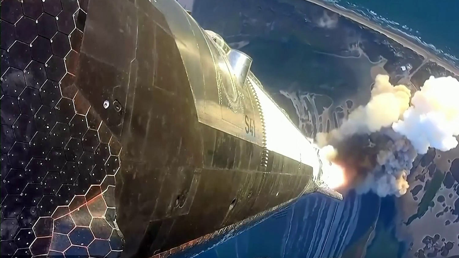 Una falla de motor acorta la misión de Starship antes de su amerizaje cerca de Hawái