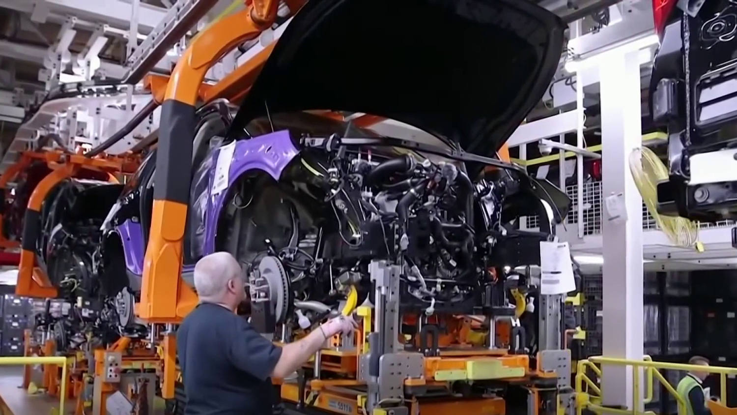 Cómo lo afectará a usted y al medioambiente la reducción del estándar de rendimiento automotriz