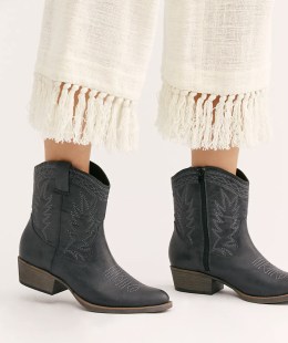 12 trendy cowboy boots for women in 2022
