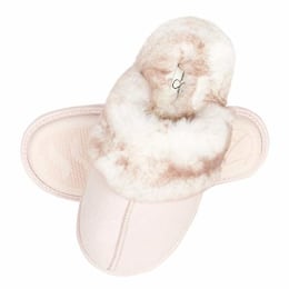 These memory foam slippers are luxuriously soft and chic