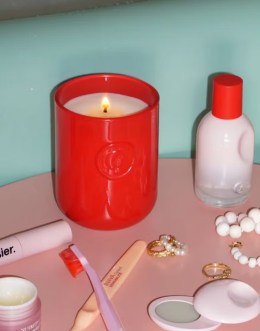 Yankee Candle fragrance expert shares easy candle-burning tip