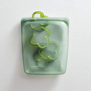 Stasher Platinum Silicone Food Grade Reusable Storage Bag, Aqua (1/2 Gallon) | Reduce Single-Use Plastic | Cook, Store, Sous Vide, or Freeze | Leakproof, Dishwasher-Safe, Eco-friendly, Non-Toxic