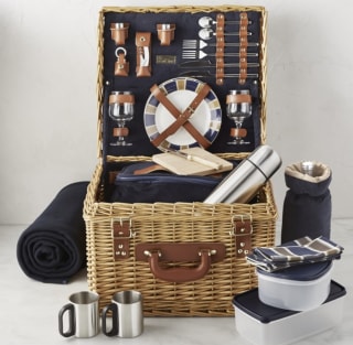 Williams Sonoma Canterbury Picnic Basket