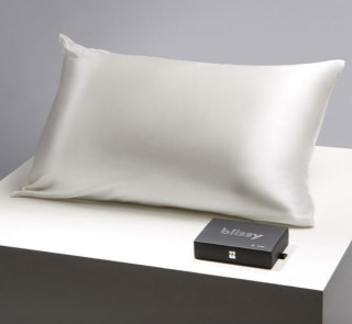 How the Blissy silk pillowcase helped my acne prone skin
