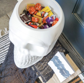 Hershey's Miniatures Assortment in Skull Candy Bowl