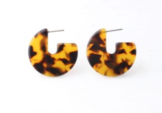 Small Tortoise Shell Circle Earrings