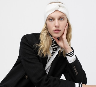 Twist headband in supersoft yarn