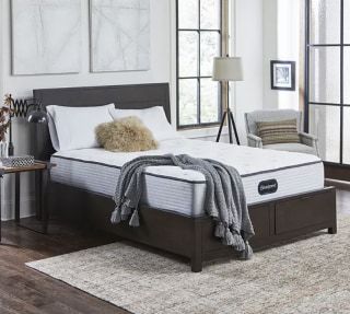 Beautyrest BR-800 12-inch Medium-Firm Queen Mattress Set