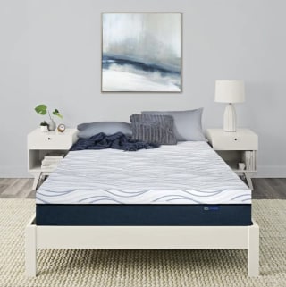 Serta Queen Hybrid Mattress