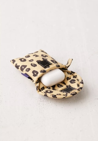 Baggu Puffy AirPods Case