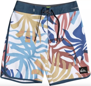 Quiksilver Boys' Highline Vacancy Scallop 17" Board Shorts