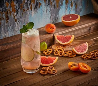 JoyJolt Gwen Highball Glasses Set of 4 Tall Drinking Glasses. 18oz Cocktail Glass Set. Lead-Free Crystal Glassware. Bourbon or Whiskey Glass Cup, Bar, Iced Tea, Water, Mojito and Tom Collins Glasses