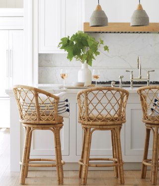 Knolls Wood Trimmed Pendant