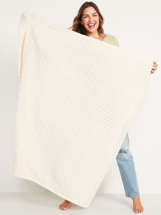 Old Navy Luxe Faux-Fur Fleece Throw Blanket