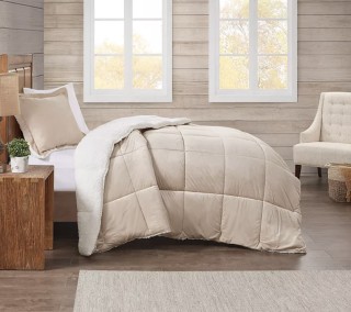 Reversible Velvet to Sherpa Comforter Set