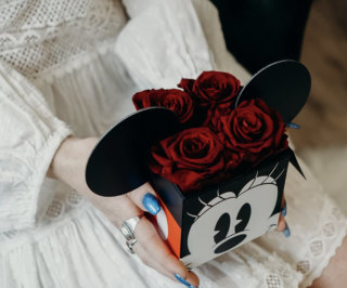 Roseshire Eyes For You Flowers