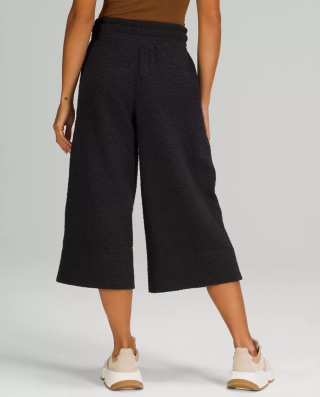 Rippled Wide Leg Super-High-Rise Crop