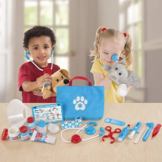 Melissa &amp; Doug Examine and Treat Pet Vet Play Set (24 pcs)