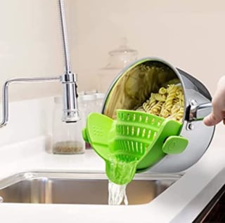 Kitchen Gizmo Snap N Strain Clip-On Strainer