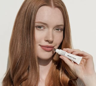 The Pout Sparkling Rose VolumizingLip Serum