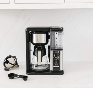 CM401 Specialty 10-Cup Coffee Maker