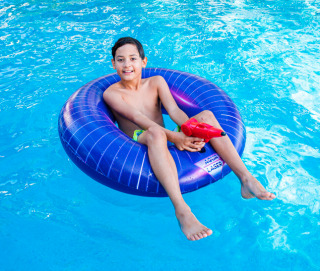 Aqua Laser 40" Beach & Pool Tube with Squirt Gun and Laser Sounds