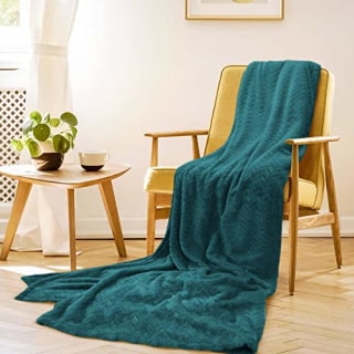 Kingole Flannel Fleece Luxury Throw Jacquard Weave Blanket, Peacock Blue Queen Size Leaf Pattern Cozy Couch/Bed Super Soft and Warm Plush Microfiber 350GSM (90 x 90 inches)