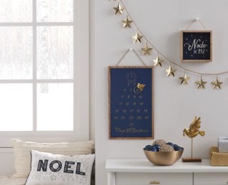 Metal Christmas Advent Calendar with Magnetic Dove Counter