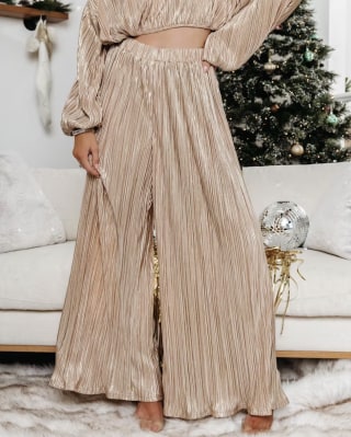 Kiyara Pocketed High Rise Shimmer Plisse Pants