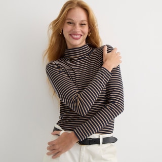 Tissue turtleneck in stripe