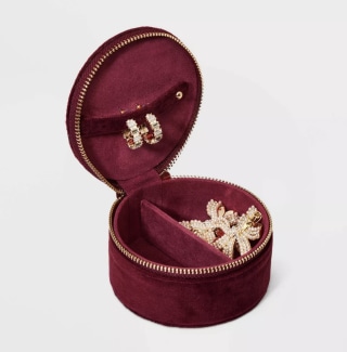 Circular Zippered Jewelry Organizer