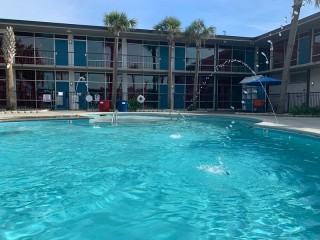 Mother Earth Motor Lodge