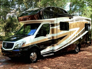 Winnebago Navion RV Rental