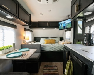 Cherokee Wolf Pup RV Rental