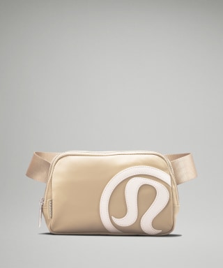 Lululemon Everywhere Belt Bag