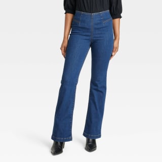 Women's Relaxed Fit Pull-On Flare Jeans