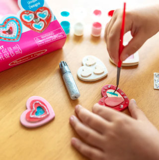 Created by Me! Heart Magnets Wooden Craft Kit