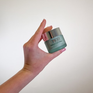 Clinique Redness Solutions Daily Relief Cream