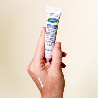 Deep Hydration Refreshing Eye Serum