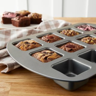 Non-Stick Mini Brownie Pan