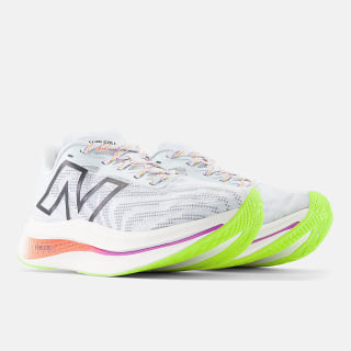 New Balance FuelCell SuperComp Trainer v2