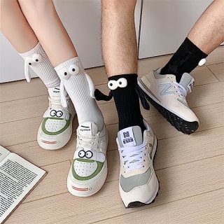 Smilelife Magnetic Holding Hands Socks