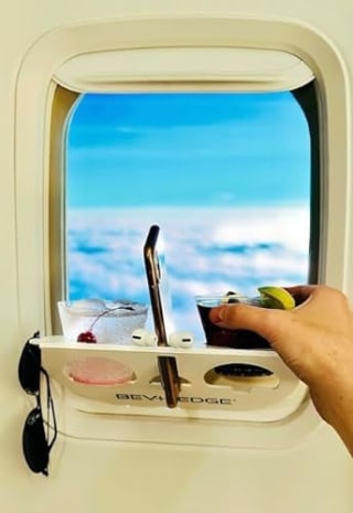 Bevledge Airplane Window Organization Station