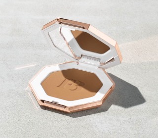 Fenty Beauty Sun Stalk'r Instant Warmth Bronzer
