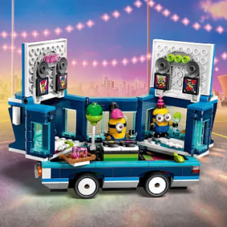 "Despicable Me 4" Minions' Music Party Bus