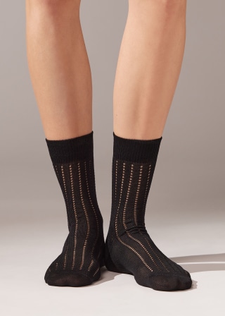 Ribbed Fretwork Short Socks