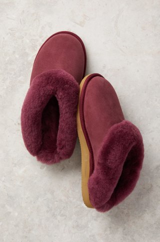 Overland Alyssa Sheepskin Scuff Slippers