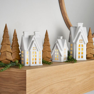 Member’s Mark Pre-Lit Holiday Village (7 Piece)