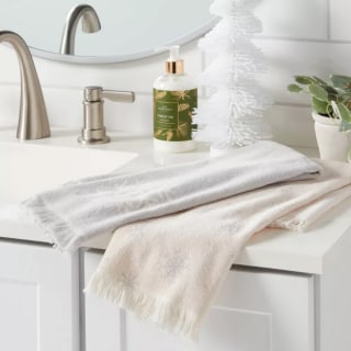 Snowflake Hand Towels (Set of 2)